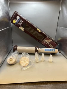 Hershey Kisses 28 Piece Cookie Press 21 Disc 6 Tips - New Open Box - Picture 1 of 5