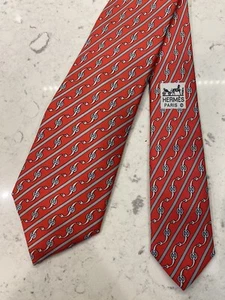 Classic HERMES SILK NECK TIE - RED W/ SILVER EQUESTRIAN HORSE BIT PATTERN 999 - Picture 1 of 6