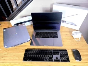 Apple Macbook Pro15 (2017/Model A1707) Space Grey Combo 2.9GH Quad/16gb RAM/ 1TB - Picture 1 of 9