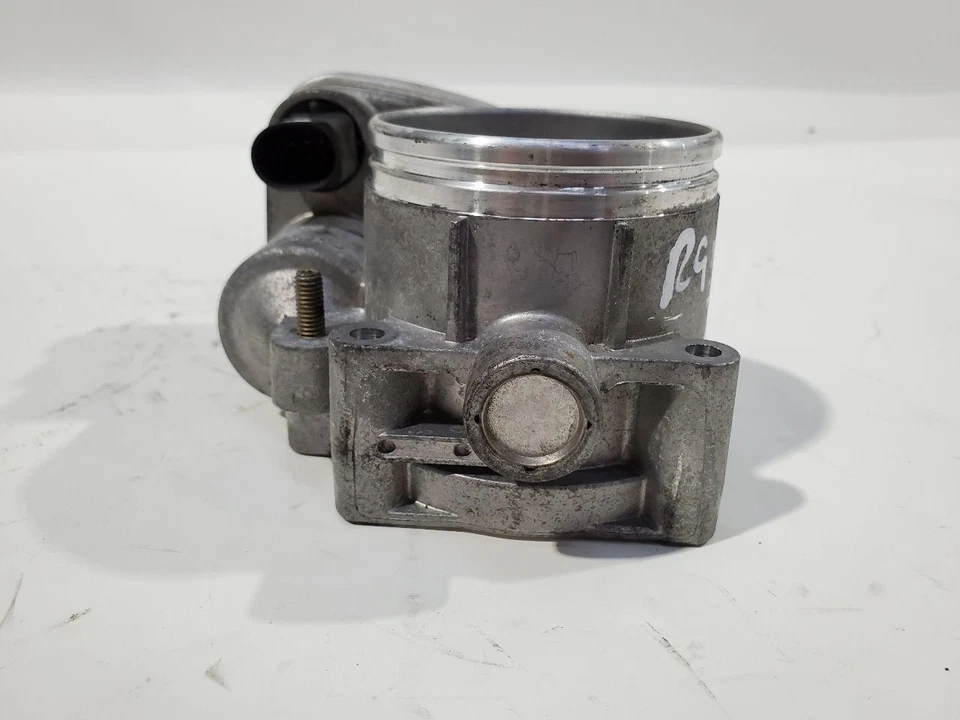 Used Fuel Injection Throttle Body fits: 2002 Bmw X5 3.0 Grade C - Image 1 of 4