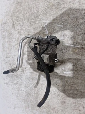 RENAULT CLIO MK4captur  2016 0.9 PETROL AIR CON  COMMRESSOR PUMP 926000217R  - Image 1 of 4