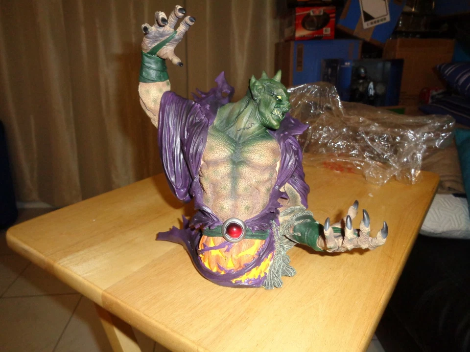 BUSTO ULTIMATE GOBLIN VERDE (EDICIÓN REGULAR) Foto 1 de 4