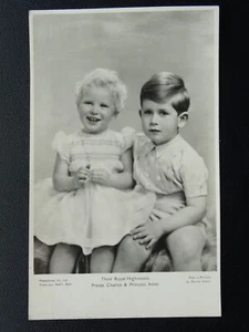 Queen Elizabeth ll PRINCE CHARLES & PRINCESS ANNE c1950s RP Postcard - Picture 1 of 2