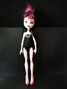 Monster High Dracula bambola cuore sulla guancia - Foto 1 di 5