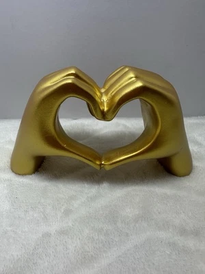 Manos Doradas Corazón Escultura Resina Estatua Amor Moderno Mesa Decoración Acento Regalo Foto 1 de 4