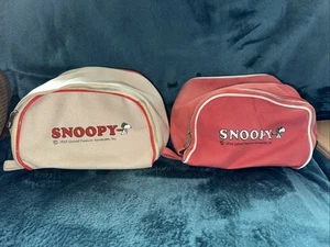 BORSA DA VIAGGIO VINTAGE 1965 SNOOPY KEEP EM FLYING 2 SACCHETTI TOILETTE - Foto 1 di 10