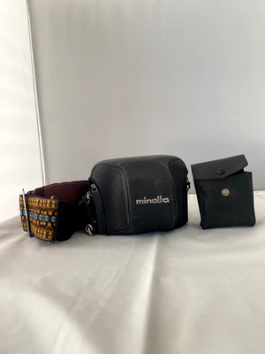 MINOLTA Hi-Matic E Rangefinder 35mm Film Camera 40mm f 1.7  Japan W/case (NM) - Image 1 of 4