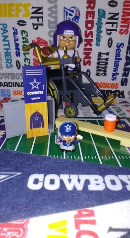 NFL Teenymates Dallas Cowboys Coach fig (exclusive to 2019 14pc boxed set) Cover