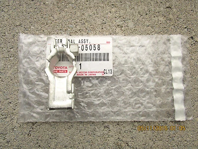 06 - 08 LEXUS RX400H BATTERY +POSITIVE TERMINAL CONNECTOR BRAND NEW - Image 1 of 3