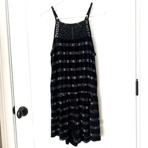 Old Navy Romper Playsuit Womens M Medium Lace Pockets Black Shorts One-piece - Picture 1 of 10