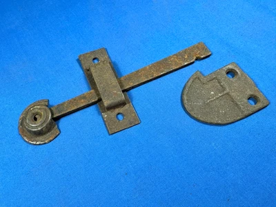 4 件古董拇指闩锁门把手五金 ~ 升降杆、钉子、守护者 — 第 1/4 张图片