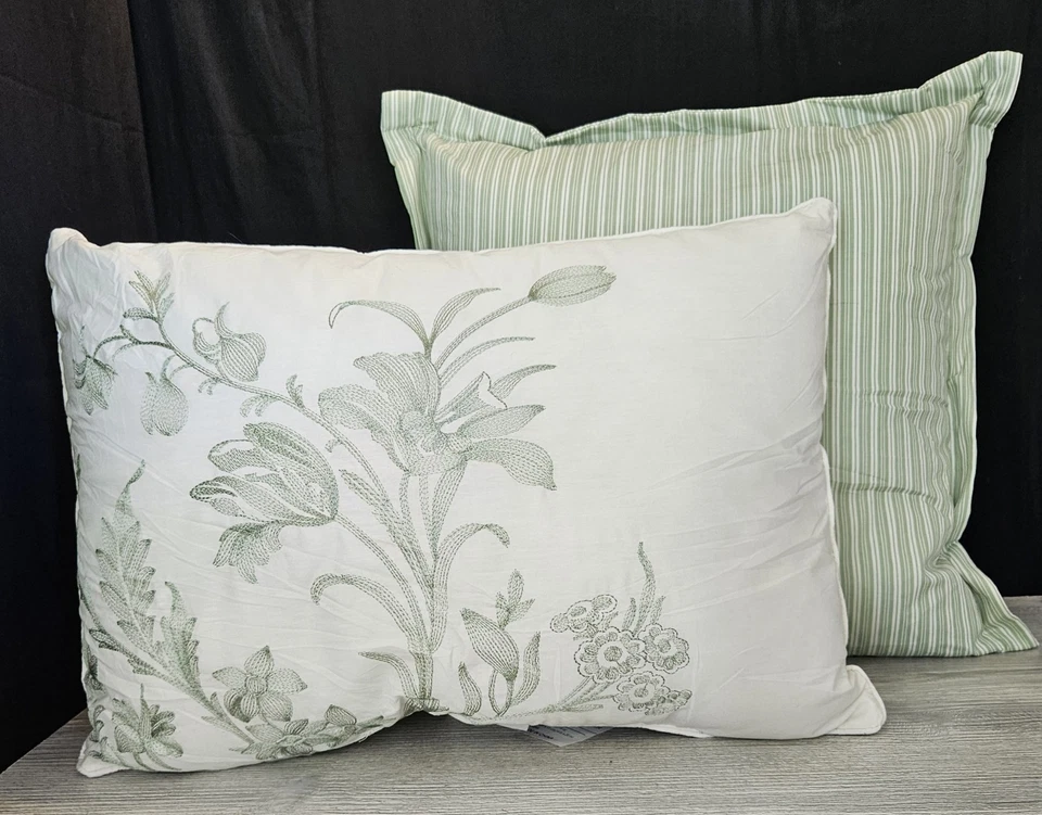 Laura Ashley Amberley 2 枕头绿色和白色条纹枕头小屋 — 第 1/4 张图片