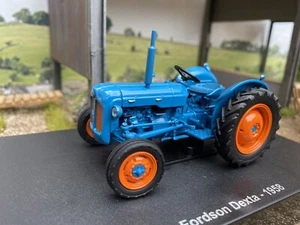 6272 Universal Hobbies 1958 Fordson Dexta tractor BOXED 1:32 scale - Picture 1 of 4