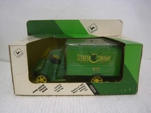 ERTL John Deere & Company Harvester & Thresher Service No. 102 Truck Bank - Picture 1 of 9