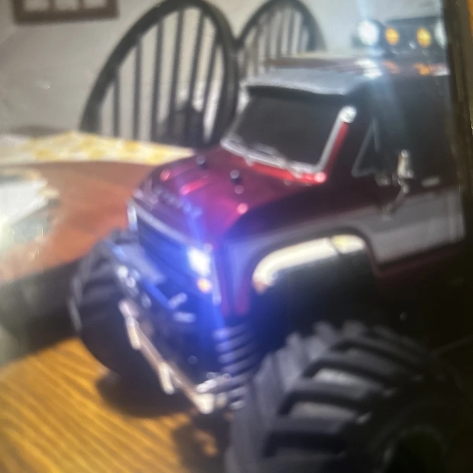 Kyosho Mad Van Prepainted Body Set Candy Red FAB503-BD02 RC Ford - Image 1 of 4