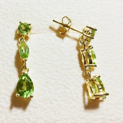 Brincos de gota de peridoto verde simulado corte pera 3,20 quilates folheados a ouro amarelo 14k - Imagem 1 de 4