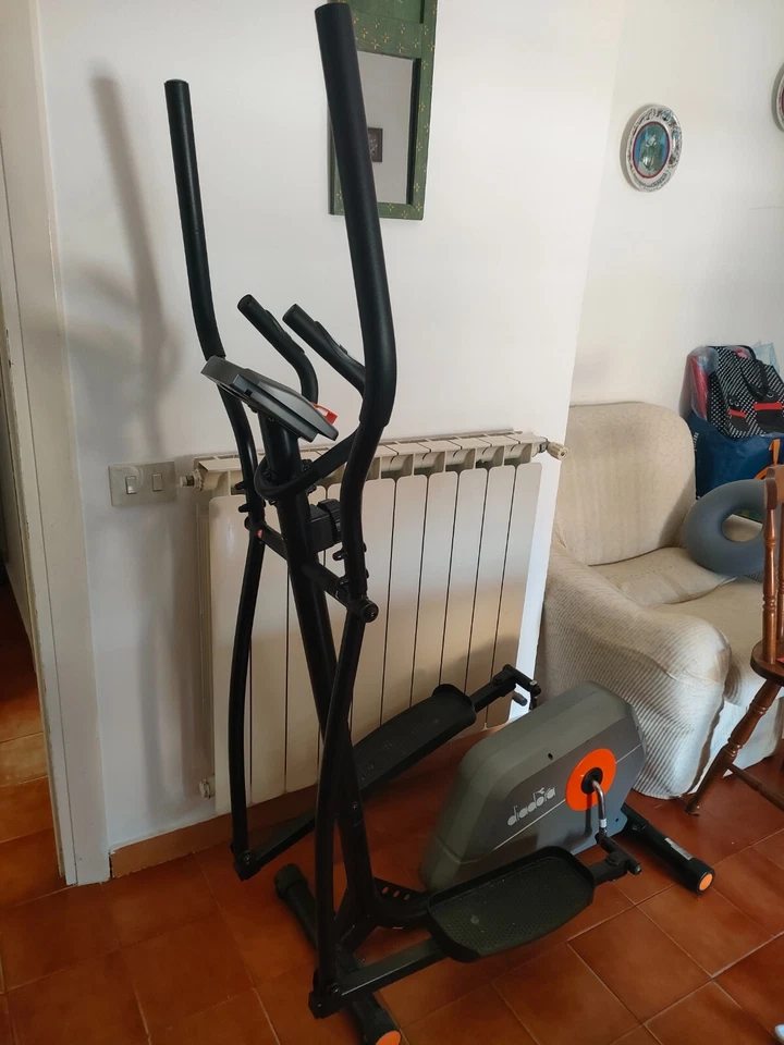 Ellittica Diadora. Display LCD. Come nuova, usata pochissimo - Immagine 1 di 4