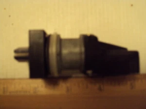 GE CR104 series selector switch, 3 pos. maintained, center off , 1NO-1NC - Picture 1 of 2