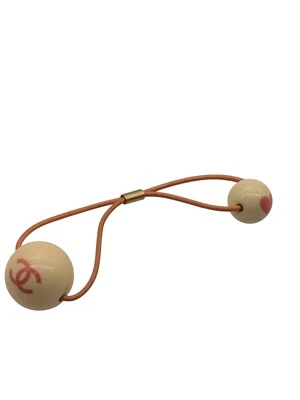 Chanel Coco Mark Corbata de Pelo Blanco Rosa Corazón Bola Plástico Artículo de Moda Muy Buen Estado Foto 1 de 4