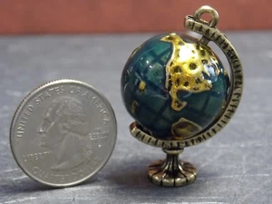 Dollhouse Miniature World Globe Office School 1:12 inc scale B292 Dollys Gallery - Picture 1 of 3