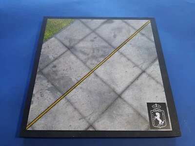 Aeroporto diorama base A.M.I. 1/72 cm 22,5x22,5X1,5 (sezione pista aeroporto) 4° - Immagine 1 di 4