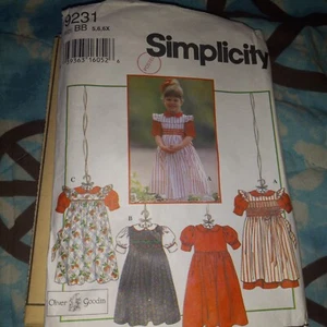 Simplicity 9231 Abiti Bambina Bambini 5-6-6X Motivo Cucito Vintage NON TAGLIATI - Foto 1 di 3
