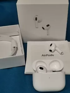 Apple Headset 3rd Generation Wireless Bluetooth Earbuds with Charging Case AU - Picture 1 of 6