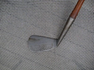 Antique Wood Shaft MacGregor Tomahawk Fancy Face Mashie - Picture 1 of 18