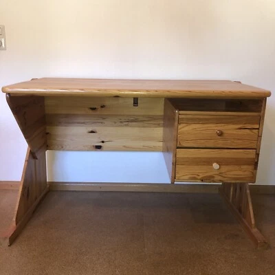 Höhenverstellbarer Holz Schreibtisch  - Bild 1 von 4