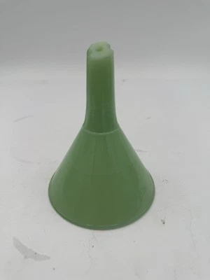 Embudo acanalado de jadeíta Mosser Glass 4 oz C37 Foto 1 de 4