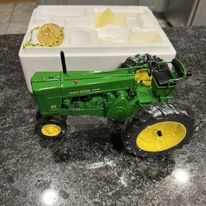 Ertl 1/16 Precision Classics John Deere Modell 70 Standard Traktor - Bild 1 von 16