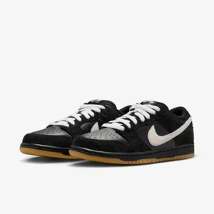 HF3704-003 Nike SB Dunk Low Pro Black White Gum Size 9.5 (Men's) - Picture 1 of 8