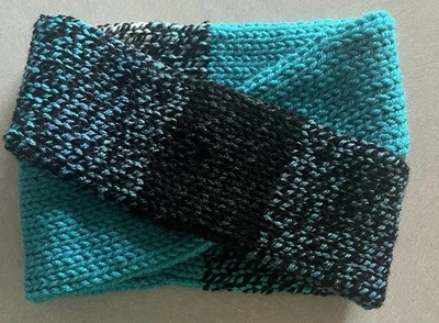 Nuevo calentador de orejas retorcido tejido a mano ~ combo verde azulado y negro Foto 1 de 2