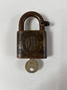 Vintage Yale & Towne Mfg Brass Padlock with Key - Picture 1 of 4