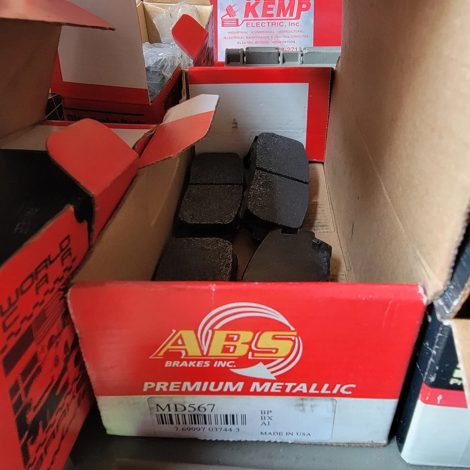 Juego de pastillas de freno de disco trasero ABS Brakes Inc MD567 pastillas aptas para Mitsubishi Montero 1992-00 Foto 1 de 1