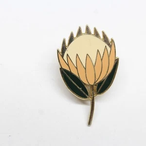 King Protea Flower Pin Lapel Enamel Collectible - Picture 1 of 3