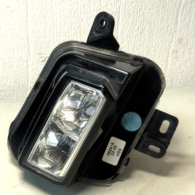 Противотуманная фара передняя левая со стороны водителя для Cadillac CT6 2016-2018 GM от оригинального производителя 23422145 оригинальная - Изображение 1 из 4