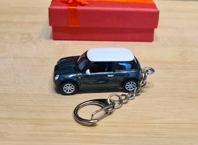 1/72 DIECAST MODEL CAR BMW NEW MINI COOPER KEYCHAIN KEYRING Gift Pack 🎁  - Image 1 of 4
