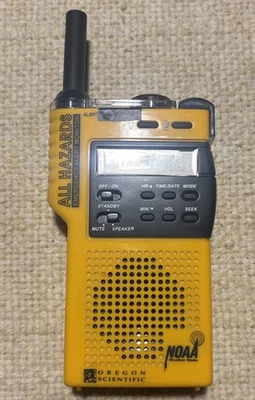 Radio meteorológica de alerta de emergencia Oregon Scientific WR-8000 amarilla NOAA Foto 1 de 2