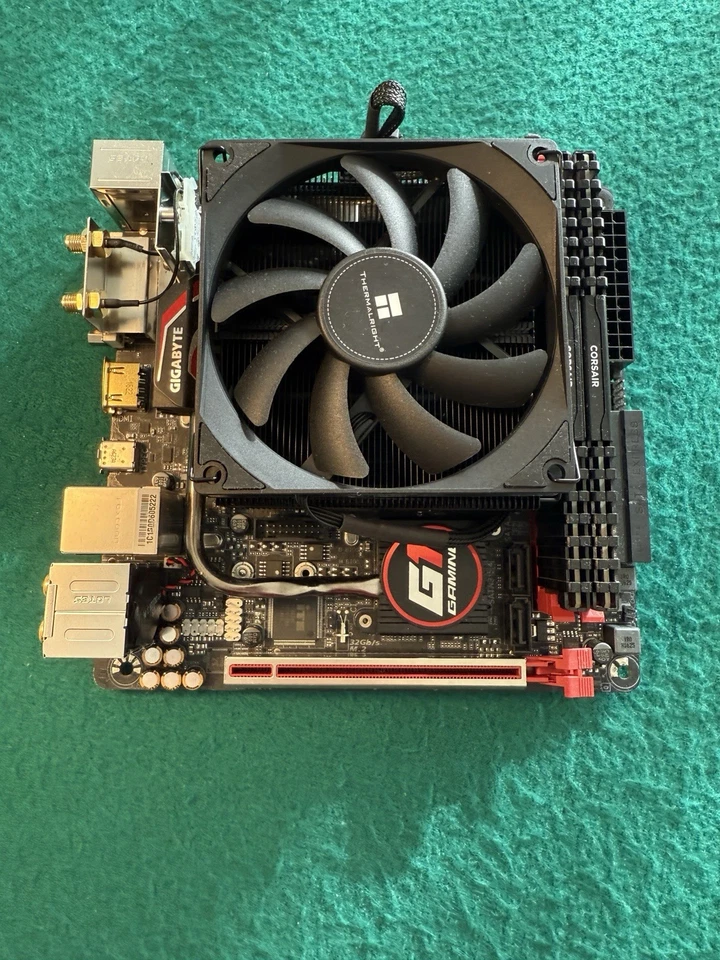 Scheda madre itx Gigabyte ga-z170n + Cpu intel i7 7700 + 16 GB DDR4 Corsair - Immagine 1 di 4