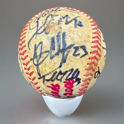 ✨El equipo de béisbol Hickory Crawdads 2006 firmado 20 firmas✨ Foto 1 de 4