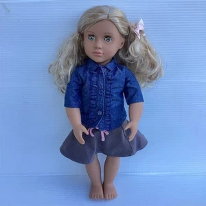 Our Generation 18" Modepuppe blonde Haare blaue Augen Jeanshemd rosa Rock - Bild 1 von 11