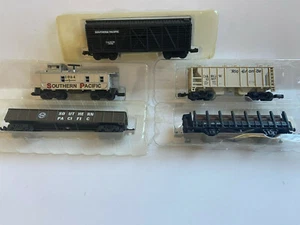 Southern Pacific Lot of 5 Stock Train  Cars * SEE DESCRIPTION* - Picture 1 of 7
