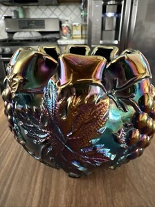 Vintage DUGAN Amethyst Carnival Glass “GRAPE DELIGHT” 6 Toed Rose Bowl! - Picture 1 of 10