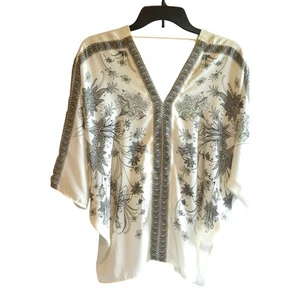 Rose + Olive Women's Gray & White Floral Paisley Print V-Neck Blouse, Size Small - Picture 1 of 3