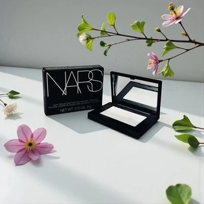 Nars Light Reflecting Setting Pressed Powder Crystal Translucent Size 10 g - Image 1 of 4