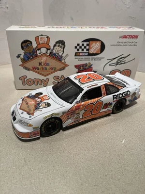 Tony Stewart #20 家得宝儿童工作室 1/24 2000 庞蒂亚克 — 第 1/4 张图片