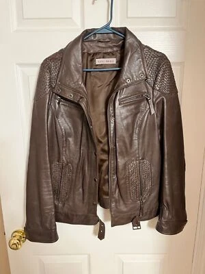 Chaqueta de cuero Foto 1 de 4