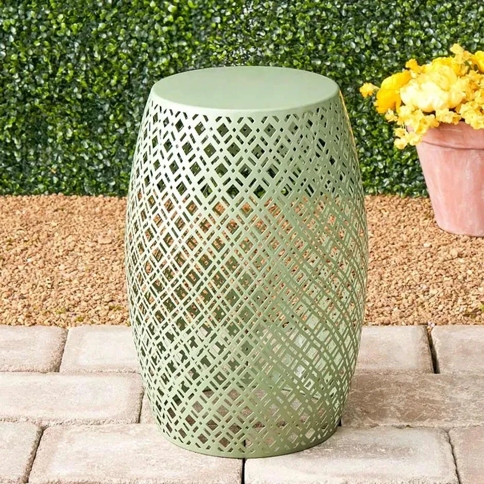 Elegante taburete lateral/extremo de metal verde barril porche/patio para el hogar Foto 1 de 2