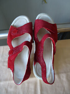 Sandalen in Rot mit Weiß und etwas Glitzer  von Ara mit Klettverschluss Gr. 38